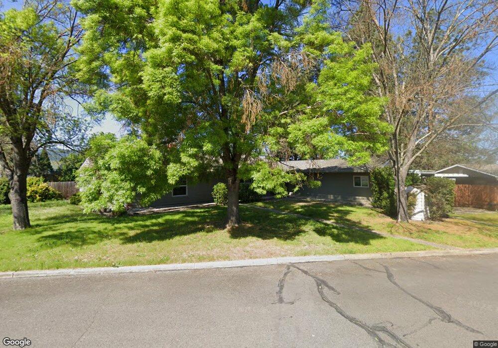 539 N 6th St, Central Point, OR 97502 - photo 1