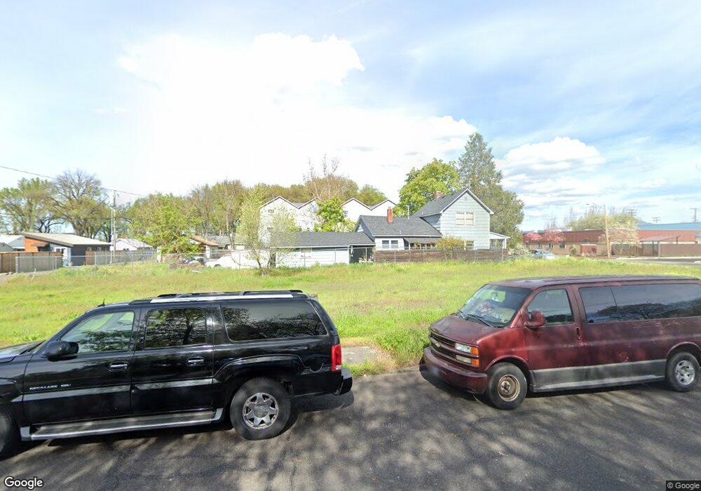 118 N 5th St, Central Point, OR 97502 - photo 1