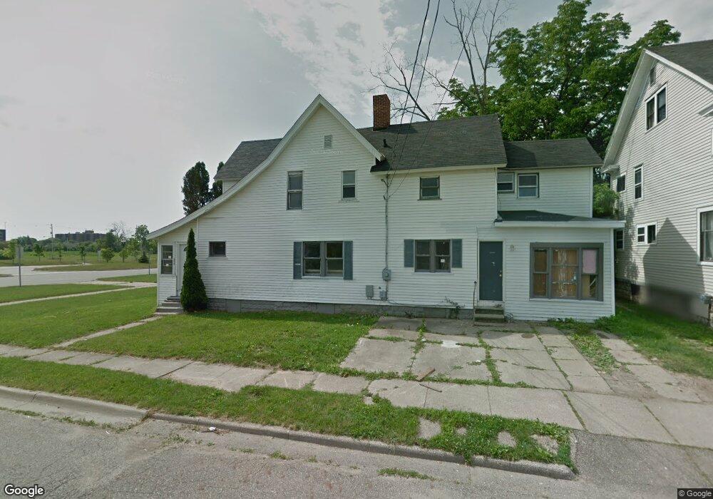 216 S Martin Luther King Junior Blvd, Lansing, MI 48915 - photo 1