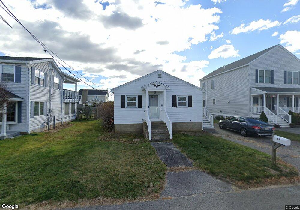 19 11th St W, Salisbury, MA 01952 - photo 1