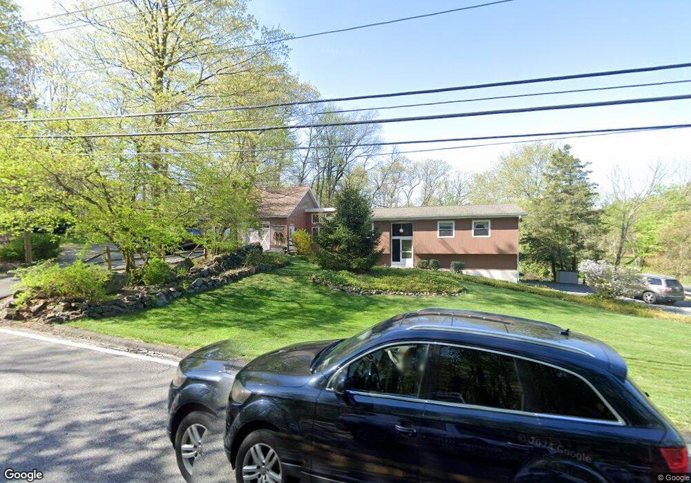 2 Devonshire Ct, Cortlandt Manor, NY 10567 - photo 1