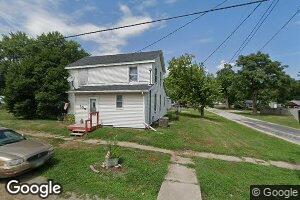 106 Monroe St, Wapello, IA 52653