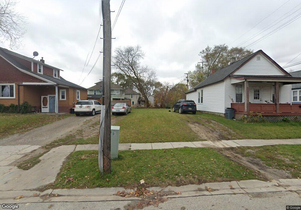 635 11th St, Port Huron, MI 48060 - photo 1