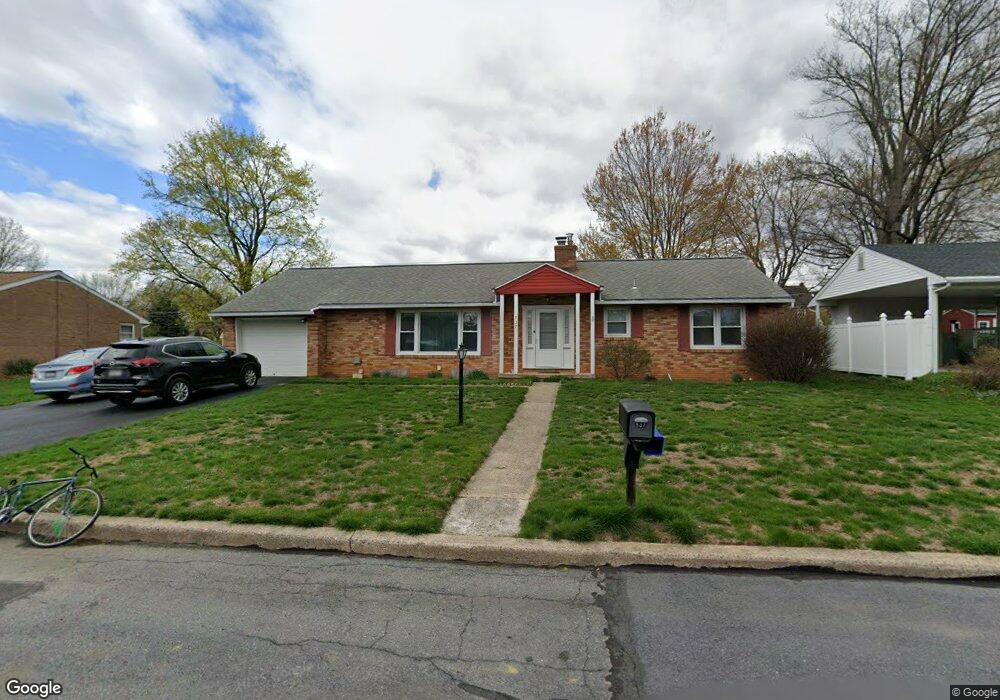 937 Laurelee Ave, Reading, PA 19605 - photo 1