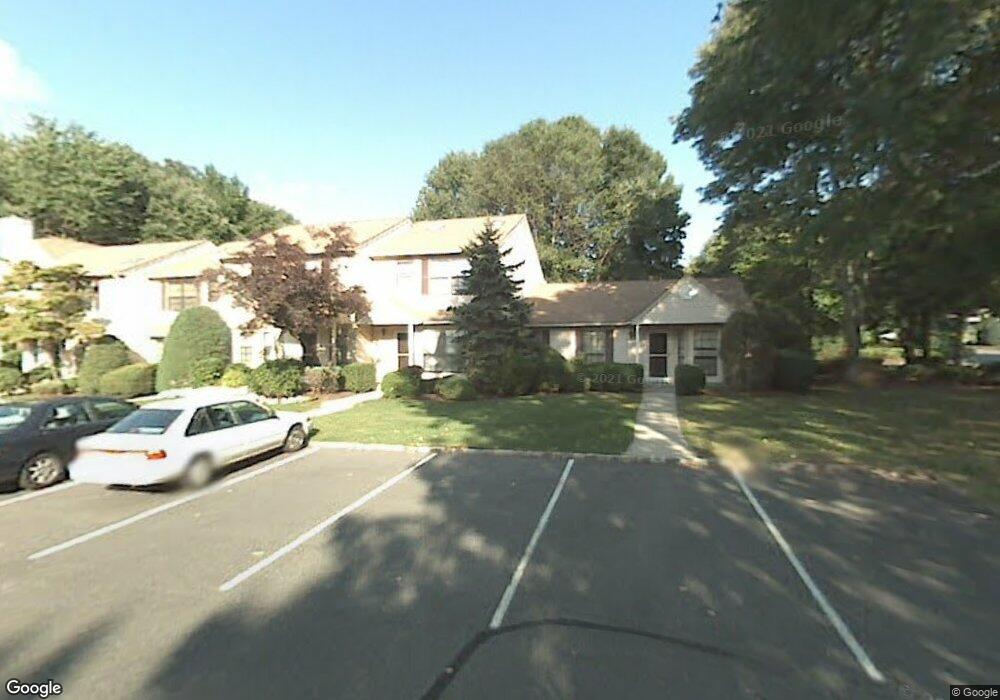 605 Maplecrest Rd unit 5, Edison, NJ 08820 - photo 1