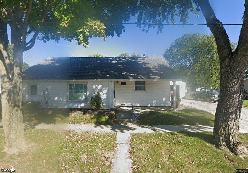 908 Murray St, Wapakoneta, OH 45895 - photo 1