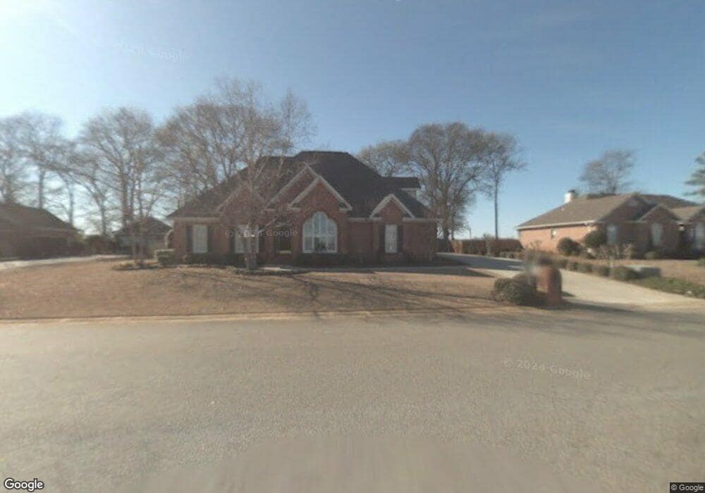 223 Twelve Oaks Dr, Warner Robins, GA 31088 - photo 1