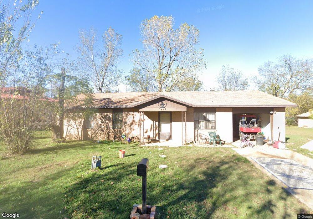 1004 W Texas St, Hugo, OK 74743 - photo 1
