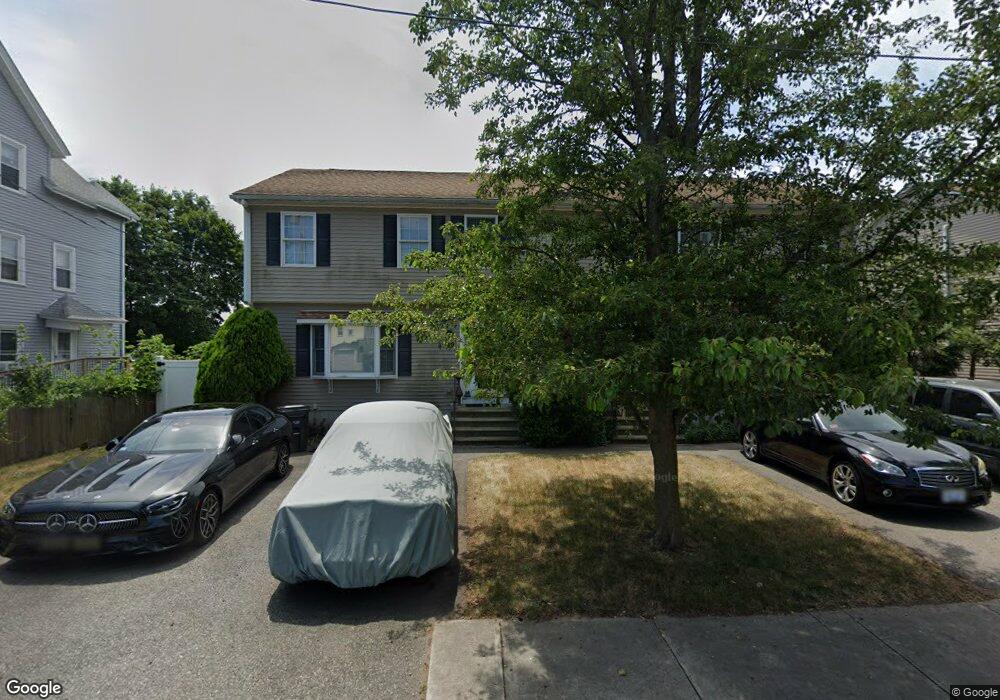 135 Hughes Ave, Pawtucket, RI 02861 - photo 1