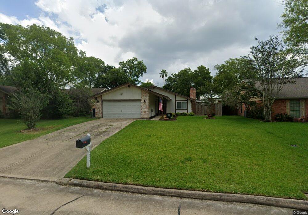 16939 Worden Ln, Friendswood, TX 77546 - photo 1