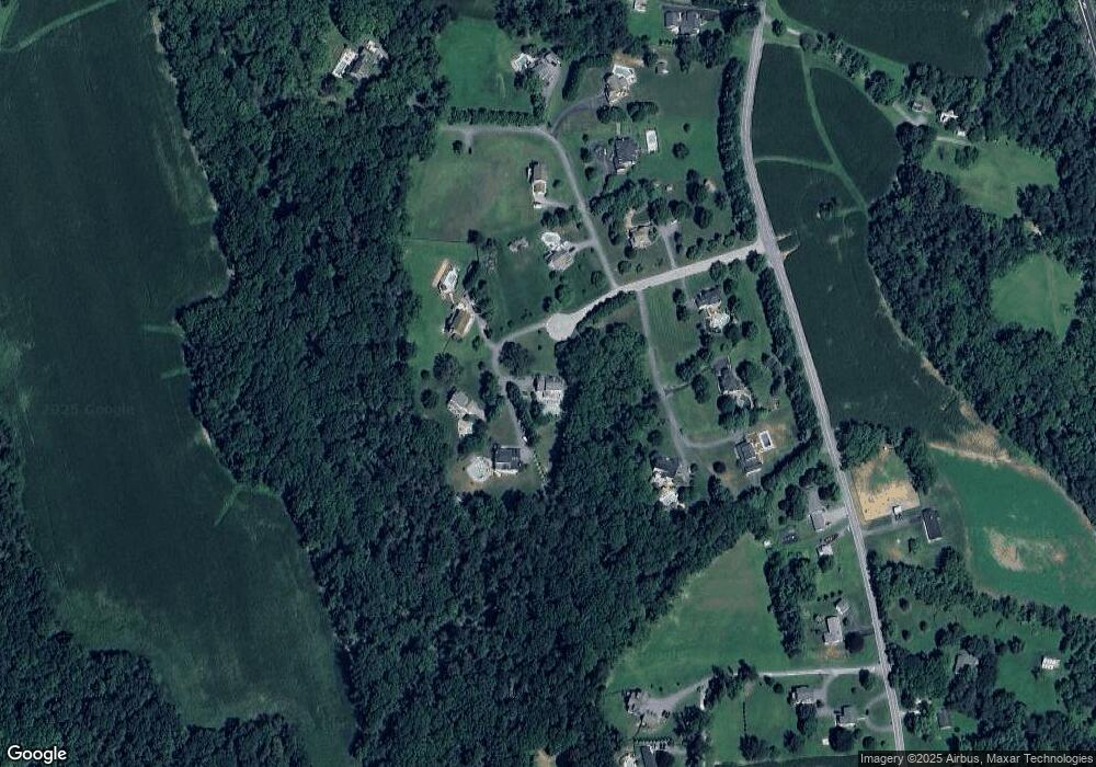 215 Potomac Ct, Sykesville, MD 21784 - photo 1