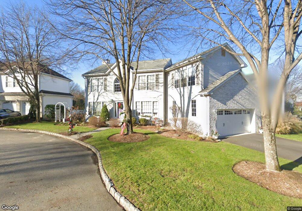 680 Seagull Dr, Paramus, NJ 07652 - photo 1