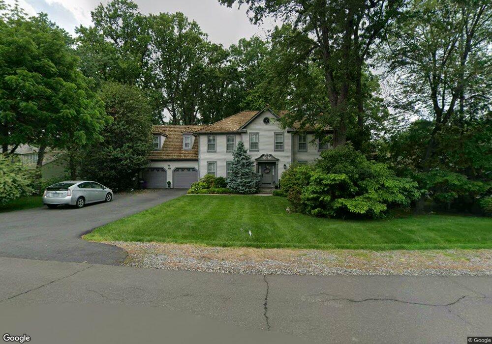 4873 Oakcrest Dr, Fairfax, VA 22030 - photo 1