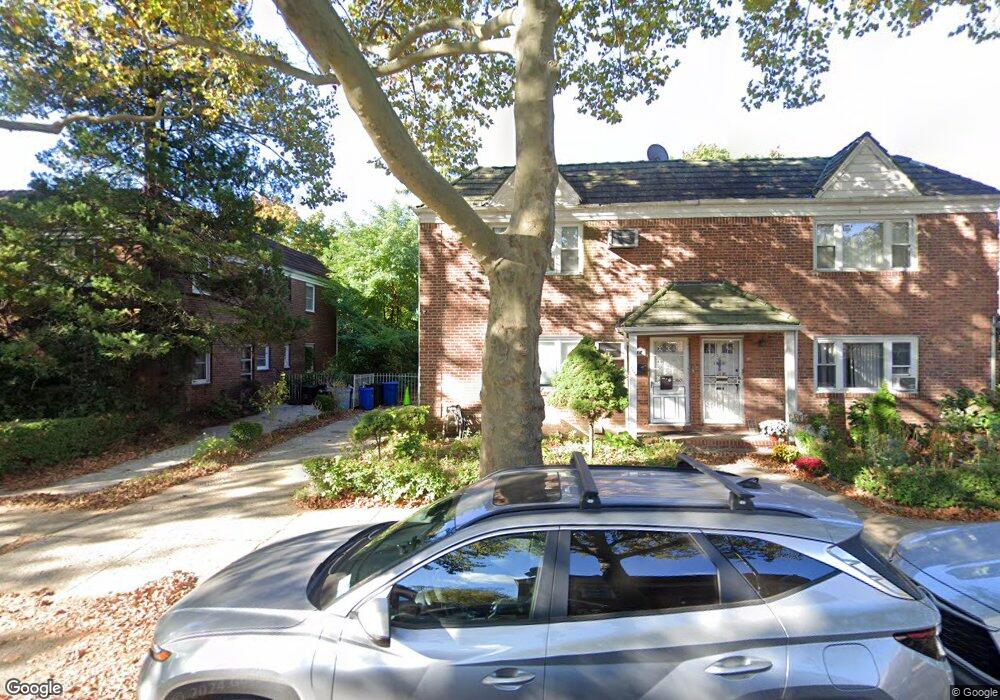 7314 198th St, Fresh Meadows, NY 11366 - photo 1