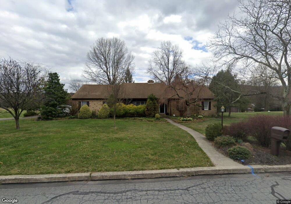 69 Flint Ridge Dr, Reading, PA 19607 - photo 1