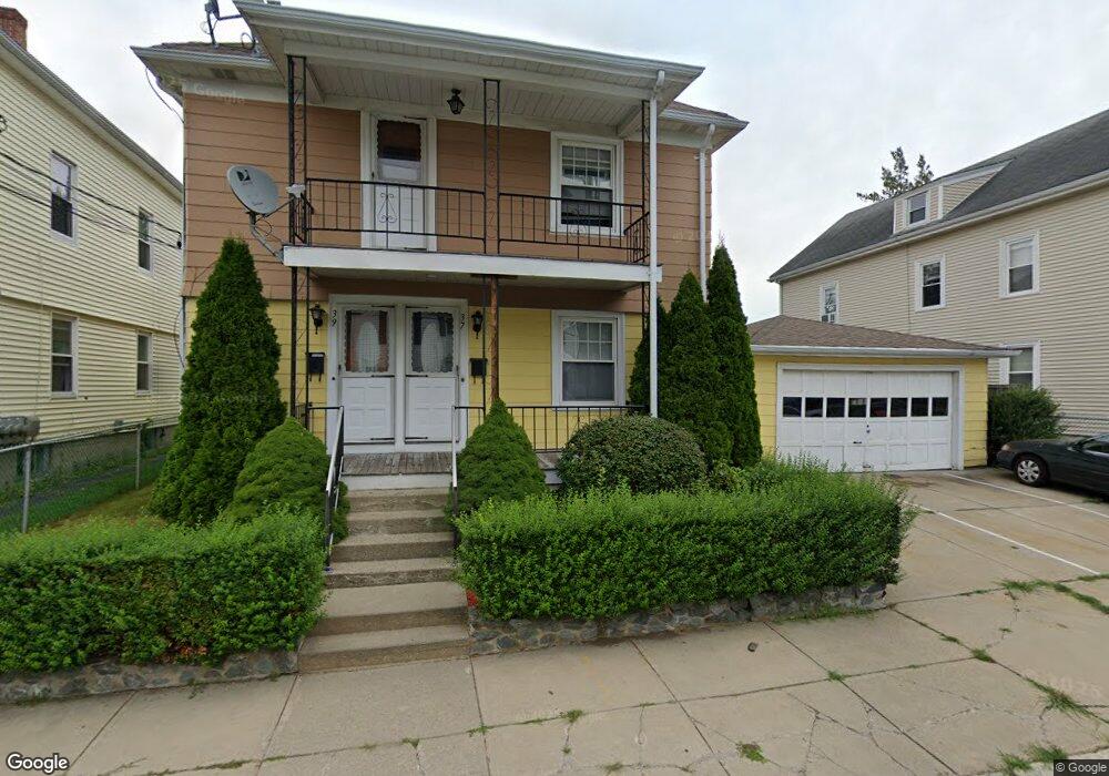 37 Tweed St, Pawtucket, RI 02861 - photo 1