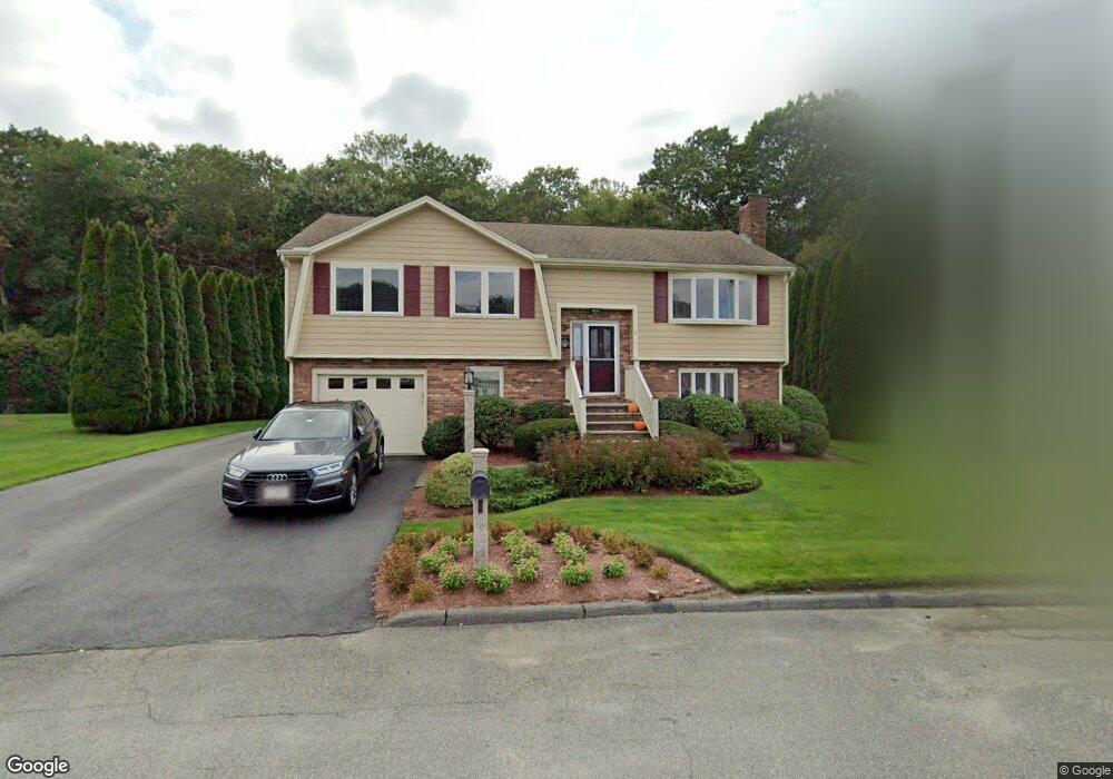 4 Sparhawk Cir, Stoneham, MA 02180 - photo 1