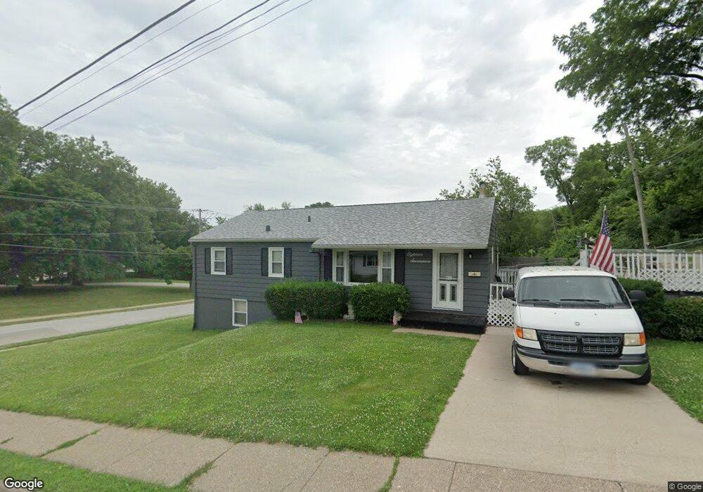 1817 E 16th St, Davenport, IA 52803 - photo 1