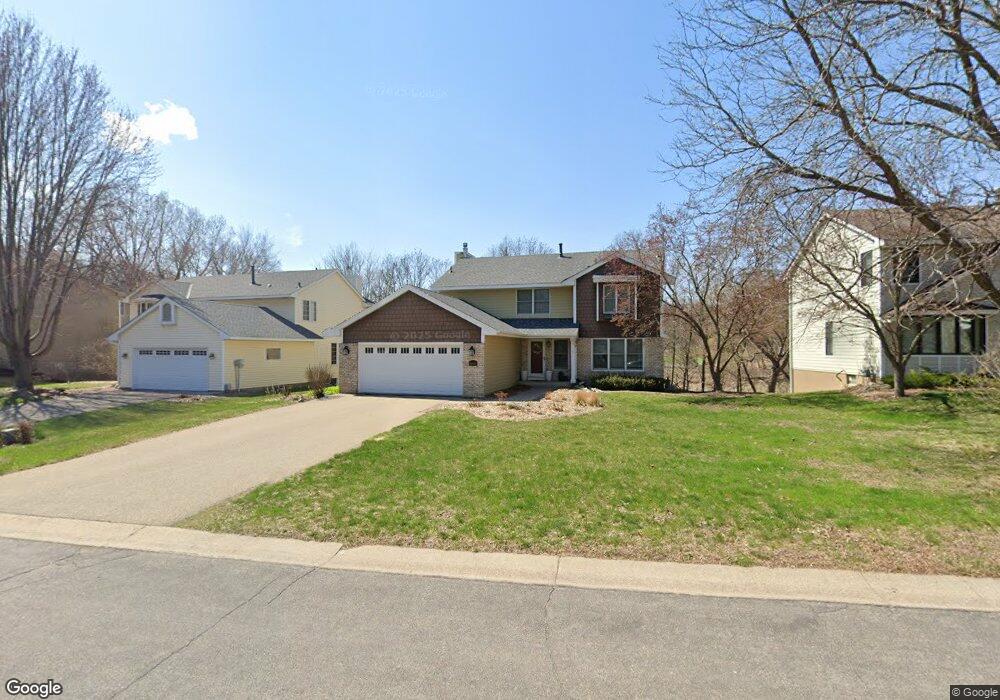 19575 Vine Ridge Rd, Excelsior, MN 55331 - photo 1