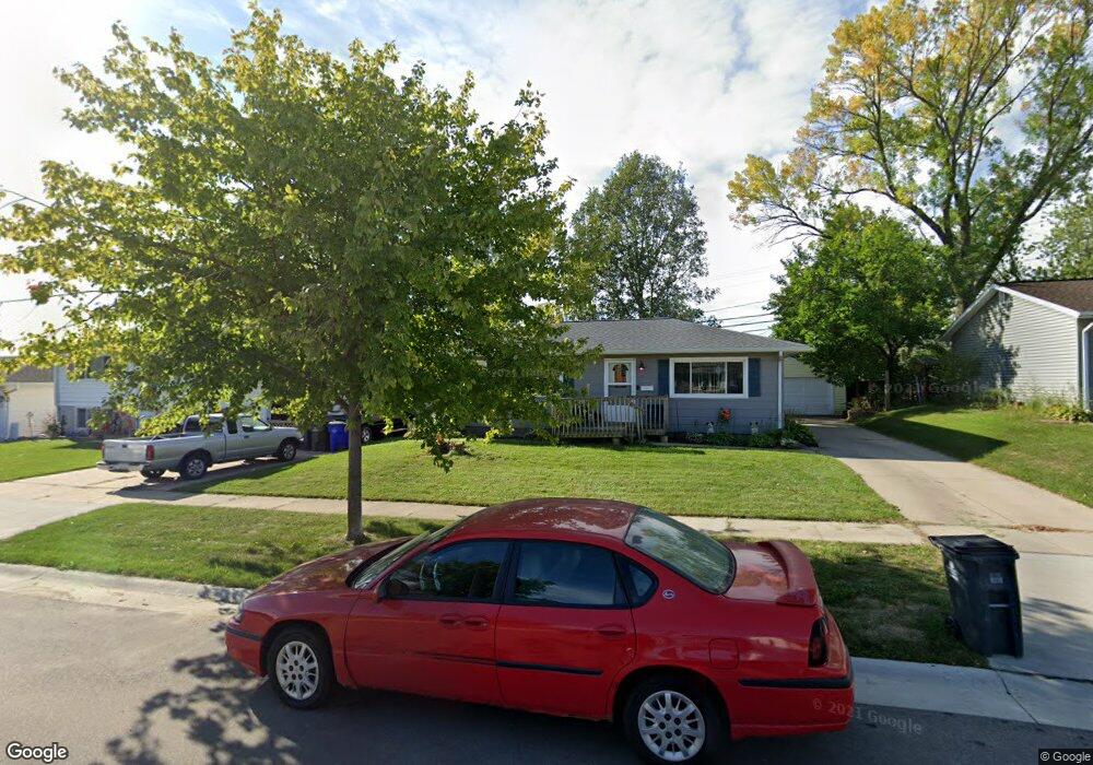 4331 Midway Dr NW, Cedar Rapids, IA 52405 - photo 1