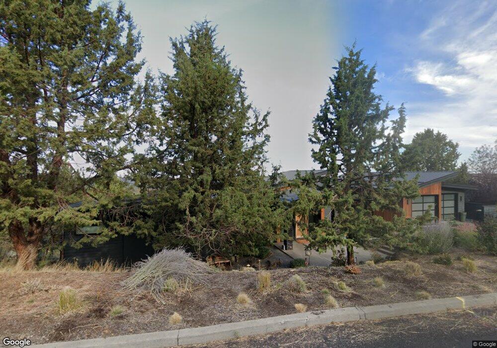 1550 NW Remarkable Dr, Bend, OR 97703 - photo 1