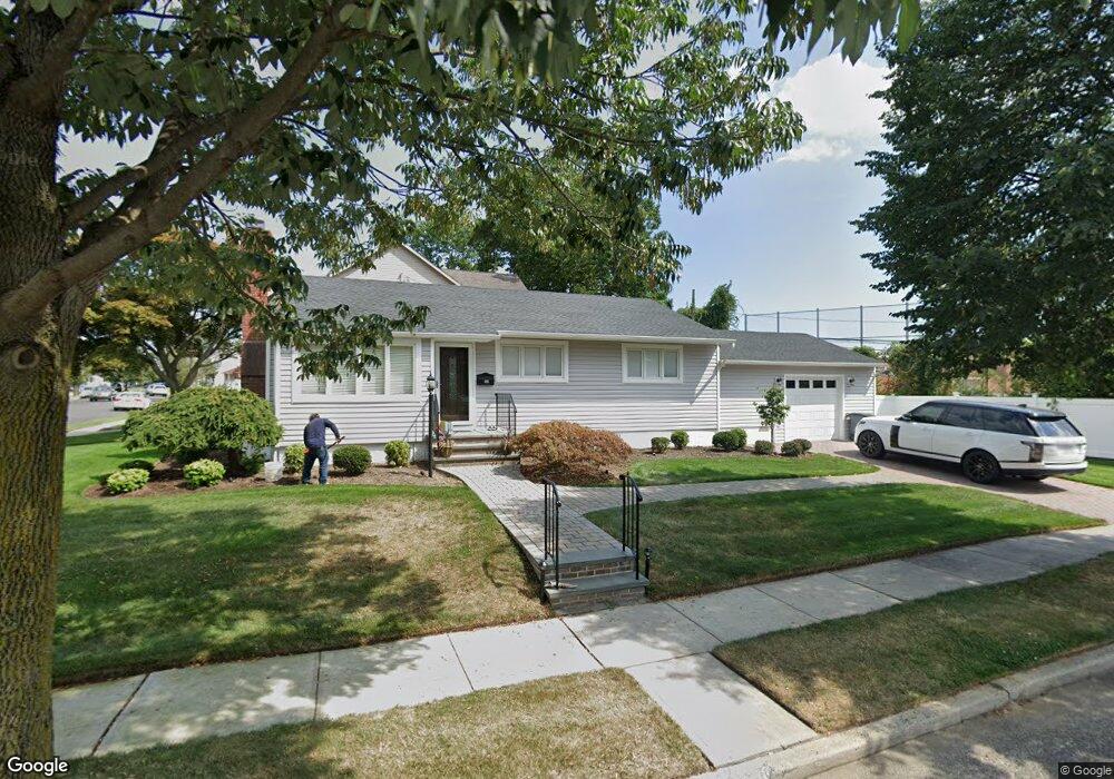 695 Hewlett St, Franklin Square, NY 11010 - photo 1