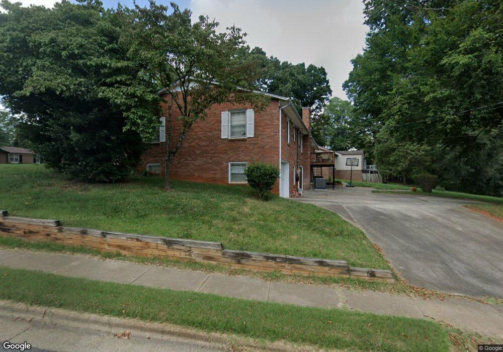 804 Woods Dr, Statesville, NC 28677 - photo 1