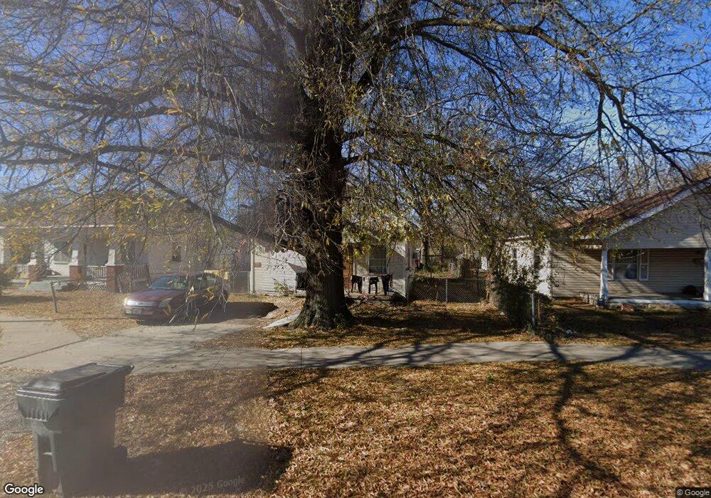 906 N Okmulgee Ave, Okmulgee, OK 74447 - photo 1