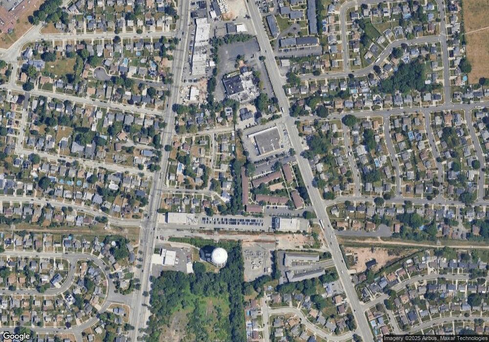 323 Hicksville Rd unit 10, Bethpage, NY 11714 - photo 1