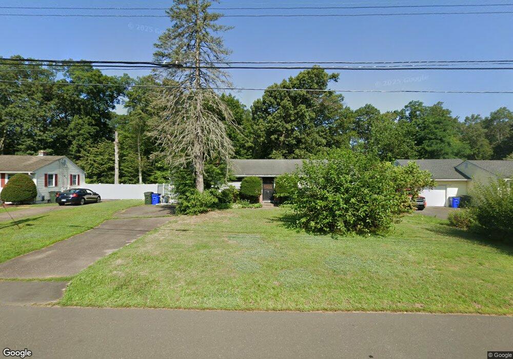 71 Belaire Cir, Windsor Locks, CT 06096 - photo 1