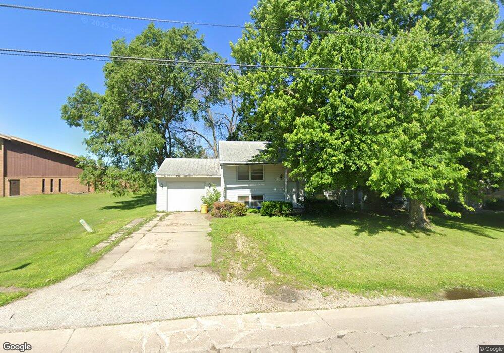 920 2nd St SW, Clarion, IA 50525 - photo 1