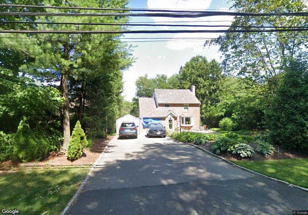 372 Ridgewood Rd, West Hartford, CT 06107 - photo 1