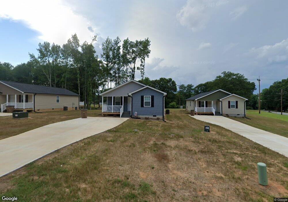 1402 Southridge St, Shelby, NC 28152 - photo 1
