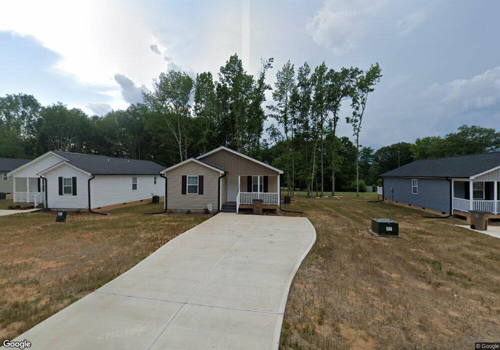 1404 Southridge St, Shelby, NC 28152 - photo 1
