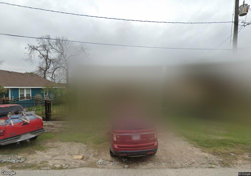 109 Westfield St, Houston, TX 77022 - photo 1