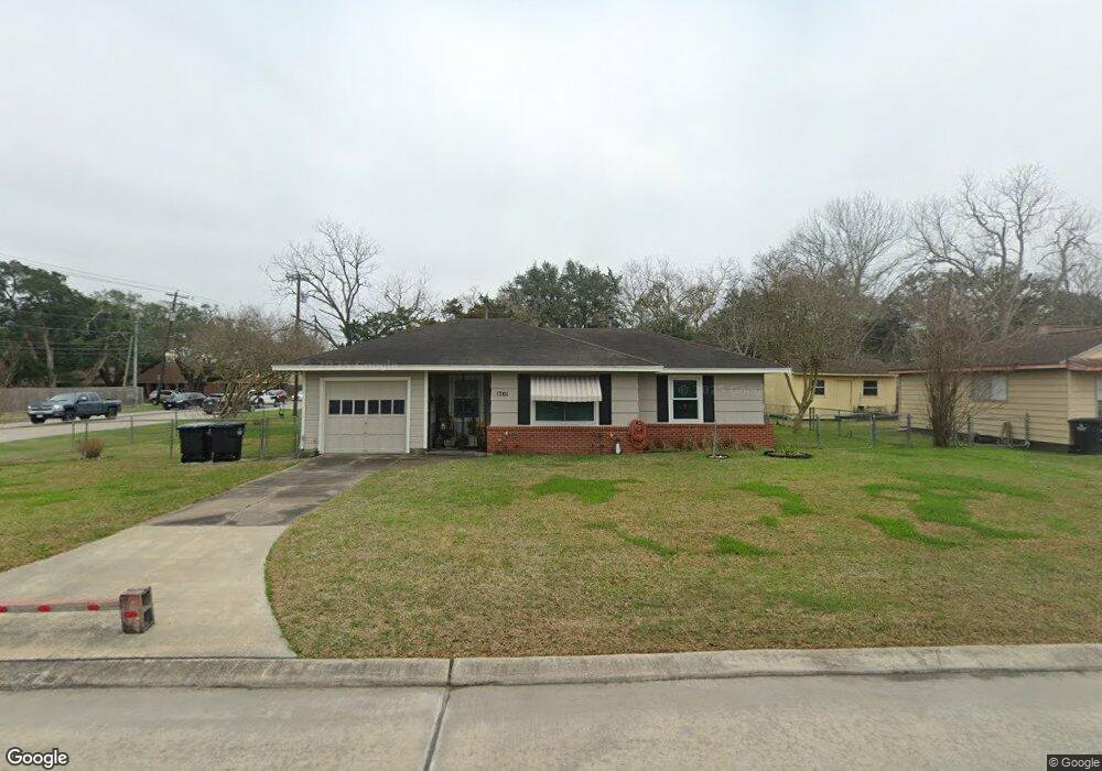 1701 South Park, Alvin, TX 77511 - photo 1