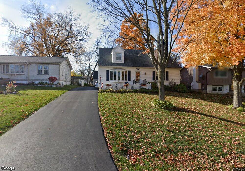 205 Hawthorne Rd, Lake In the Hills, IL 60156 - photo 1