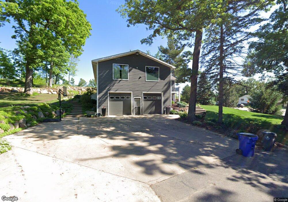 1560 Edgewood Rd NW, Cedar Rapids, IA 52405 - photo 1