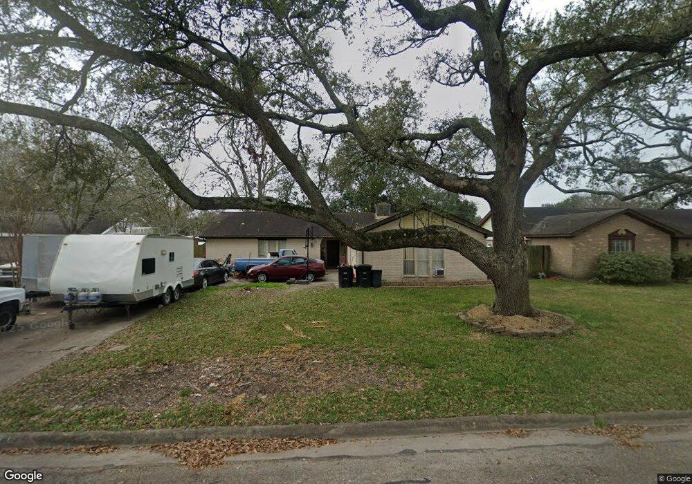 1809 Alta Vista Dr, Alvin, TX 77511 - photo 1