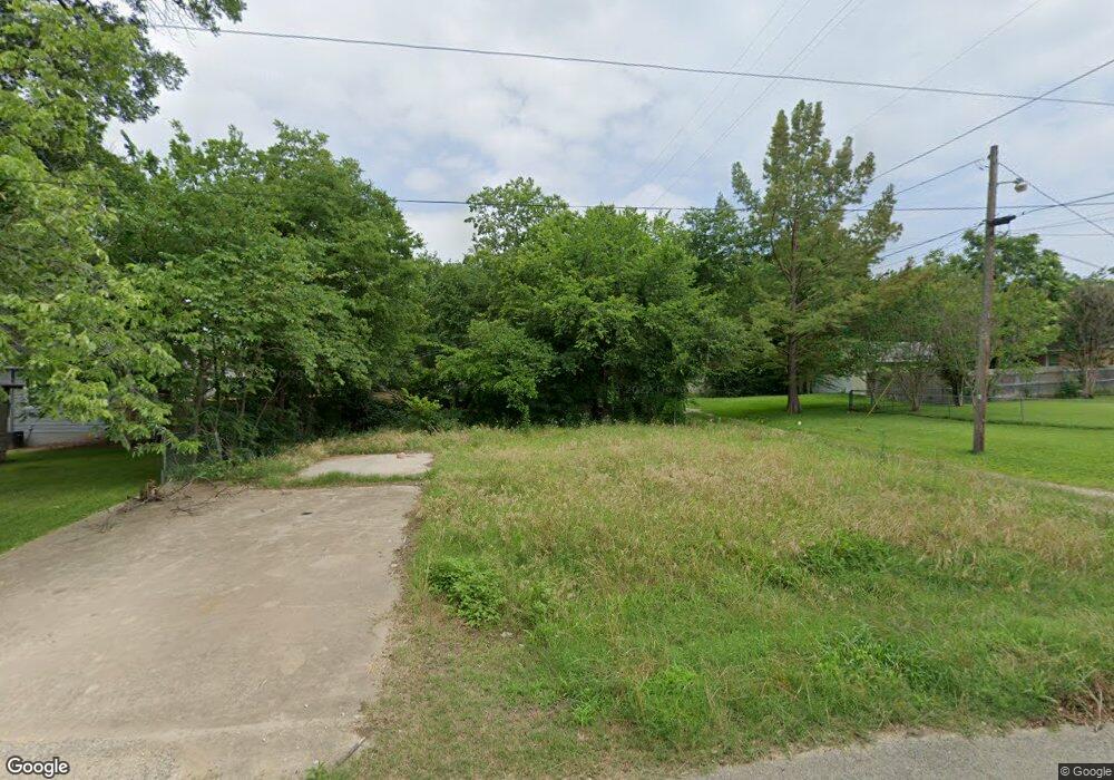 810 S Fannin Ave, Denison, TX 75020 - photo 1