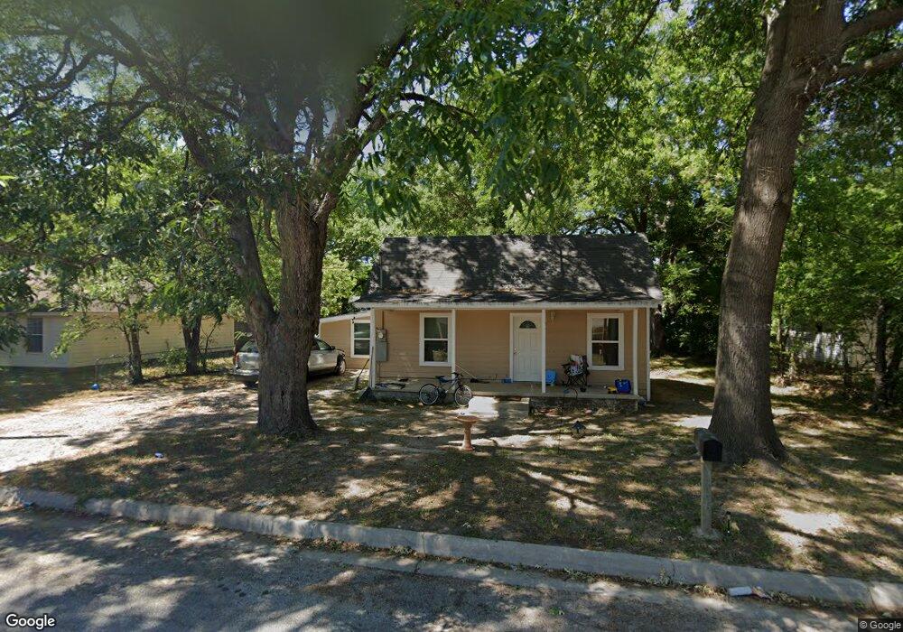 1413 Truelove St, Gainesville, TX 76240 - photo 1