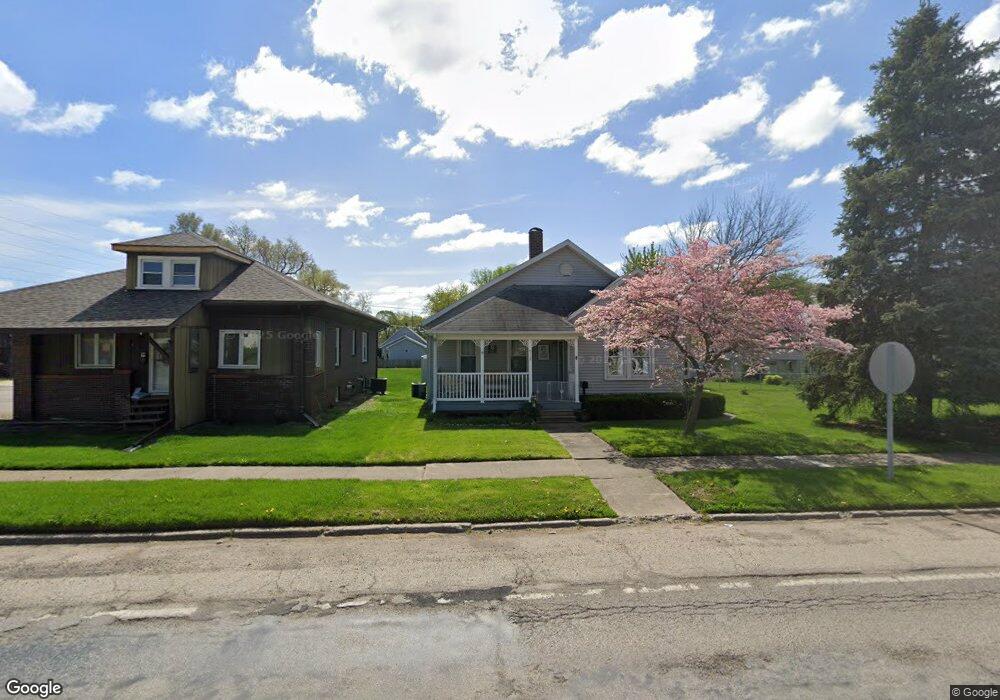 912 N Kickapoo St, Lincoln, IL 62656 - photo 1