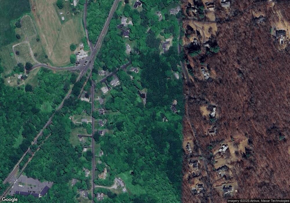 33 Central Rd, Middlebury, CT 06762 - photo 1