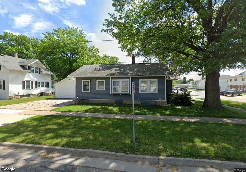 1123 W 20th St unit 2, Cedar Falls, IA 50613 - photo 1