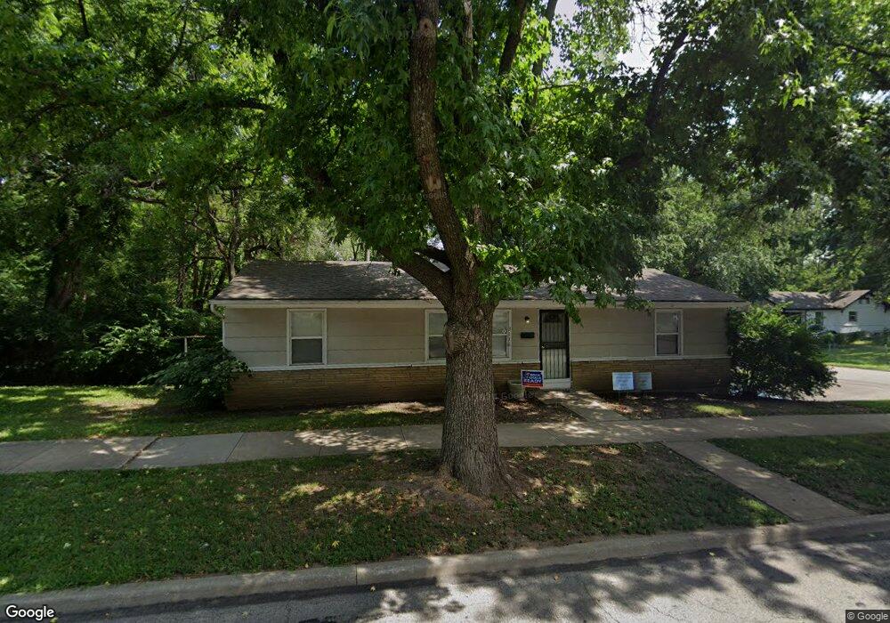 7042 Walrond Ave, Kansas City, MO 64132 - photo 1