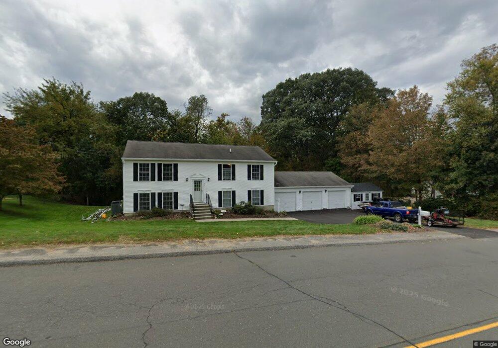 586 Oronoke Rd, Waterbury, CT 06708 - photo 1