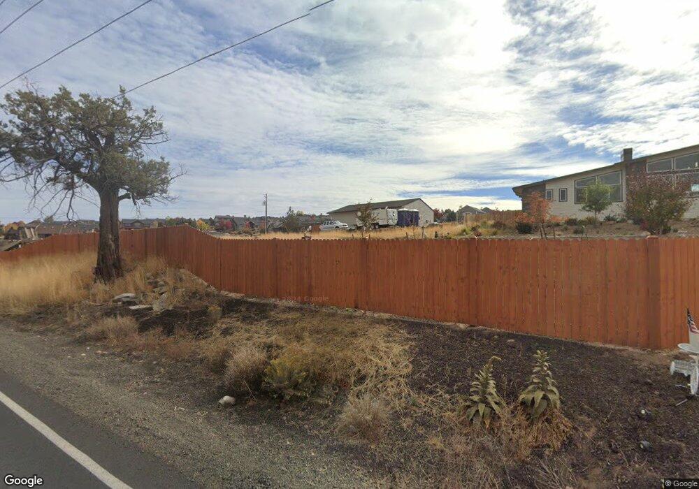 2318 SW Helmholtz Way, Redmond, OR 97756 - photo 1