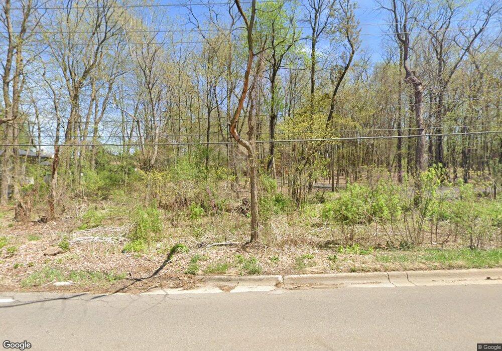 1743 Squirrel Rd, Bloomfield Hills, MI 48304 - photo 1