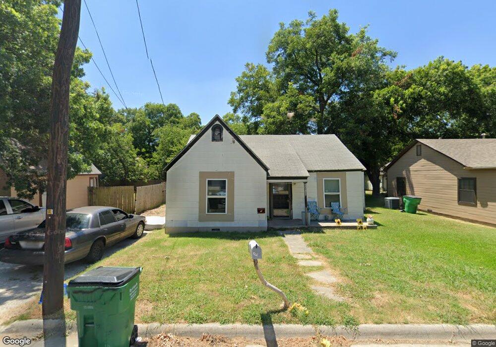 927 Ritchey St, Gainesville, TX 76240 - photo 1