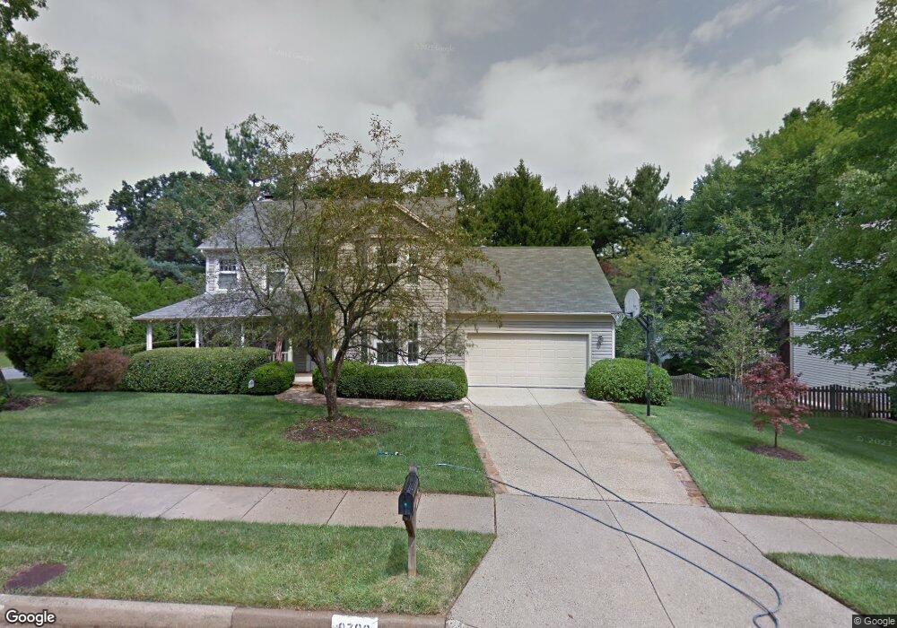 9780 Katharines Dr, Burke, VA 22015 - photo 1